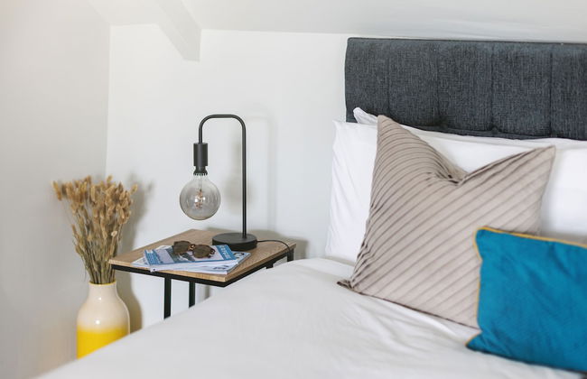 Bijoux Central Plymouth 1 Bed Apartment - Foto 2