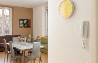 ArtStay - Exclusive Apt, Free Parking, Metro, Tram - Foto 29