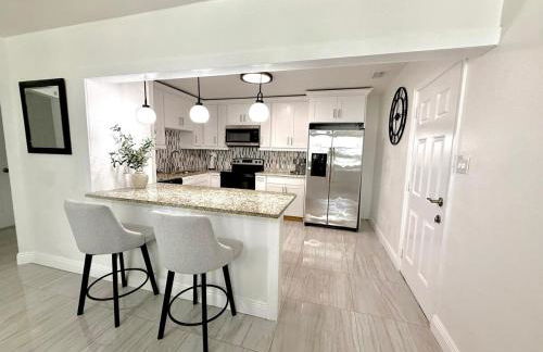 House Aurora next to Bush Gardens - Foto 4