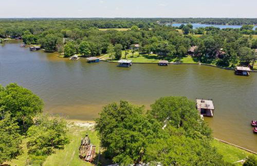 Dock, Deck and Kayaks Home on Cedar Creek Reservoir - Foto 35