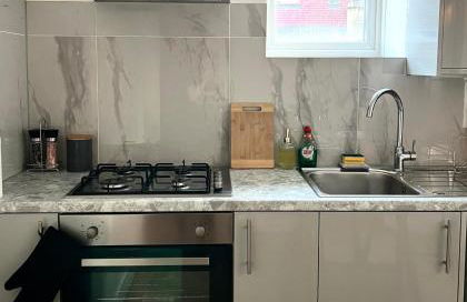 Ealing ,South Ealing, ,Richmond park ,Heathrow airport,Gunnesbury park,London - Foto 6