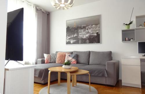 Well-equipped apartment with free parking - Photo 15