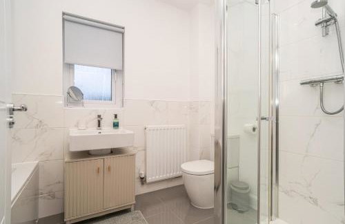 Spacious Family Home with Garden Free Parking - Pass the Keys - Foto 37