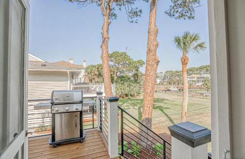 NEW LISTING Six Bedrooms - Private Dock - Steps to the Beach - Sleeps 14 - Foto 2