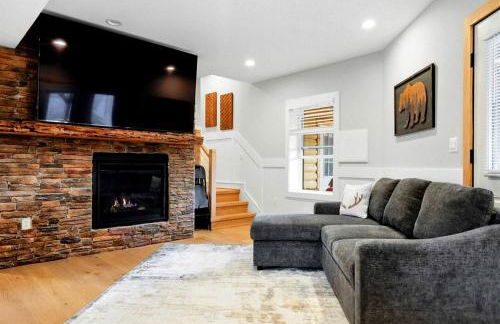 Luxurious A-Frame Mountain Retreat with Hot Tubs & Game Room Near Seneca Rocks, Milam, WV - Foto 24