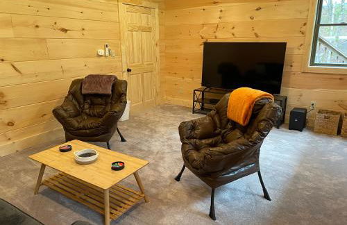 Creekside Getaway - King Bed - Full Kitchen - Foto 19