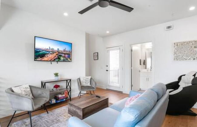 East Downtown 3BR Condo Free Parking Sleeps 7 - Foto 17