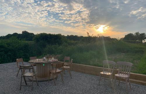 Converted Nissen Barn on beautiful farm - Foto 7