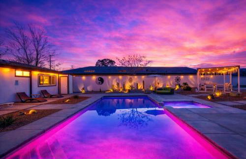 HUGE House in Joshua Tree/Yucca Valley with Pool & Hot Tub - Foto 6