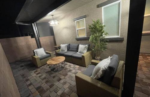 New,and Modern Home close to the strip - Foto 2