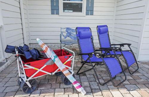 Southern Mermaid Cottage- Pet Friendly Fenced - Photo 36