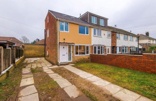 3BR Elegant House in Leeds Sleeps 6 Parking - Foto 65