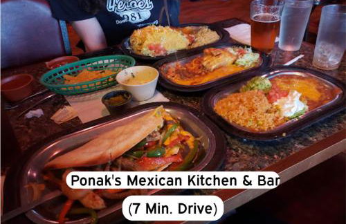 Classy 2BR-Parking, Rooftop,Near Arrowhd & TMobile - Photo 12