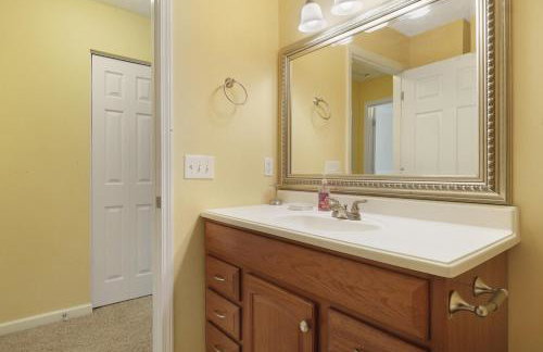 Lakefront Retreat w Dock Boat Rental and Views - Foto 41