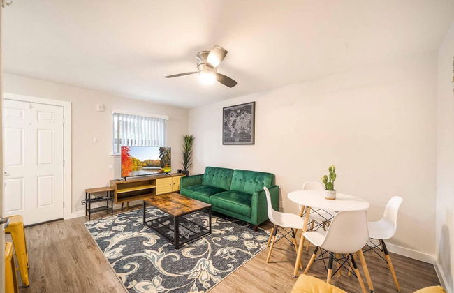 Stylish 1BR Near UT Highland Evonify - Photo 2