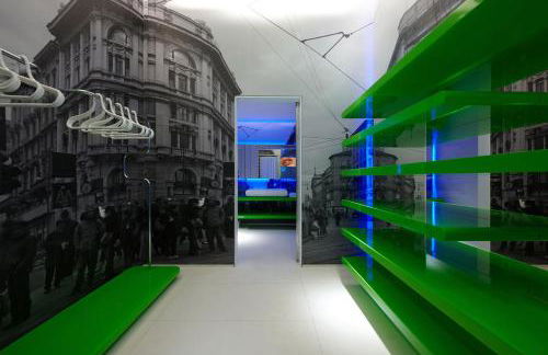 Town Suites - Photo 5