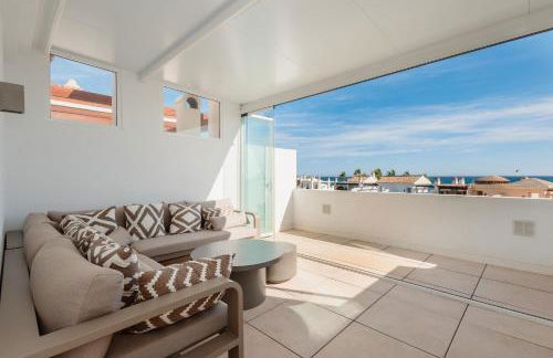 Holiday Home next to the beach, with private terrace, BBQ and incredible sea-view solarium - Photo 28