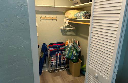 Welcome to Sandpiper Beachfront Condo Cozy 1-bed in JAX Beach, perfect for couples! Pet-friendly! - Foto 21