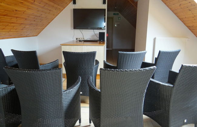 Spacious Retreat by Lake - Photo 30