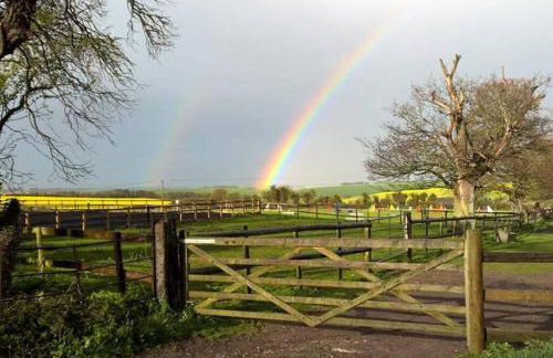 Scotland Lodge Farm, Stonehenge - The Stalls & The Stable Loft - Pets by agreement in the Stable Loft - Foto 1