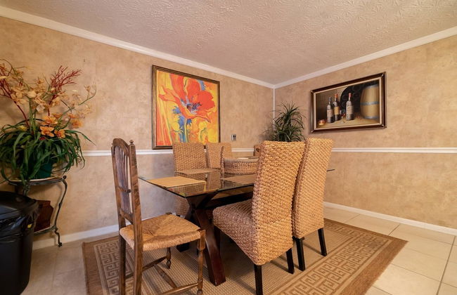 The Secret Garden Home Close to Beach, Shops, Restaurants, Pet Friendly, Close to Lucerne Ave! - Foto 28