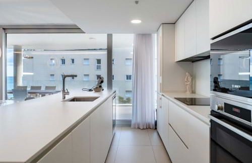 THE WAVE Apartamento de lujo con vistas al mar y parking privado - Foto 17