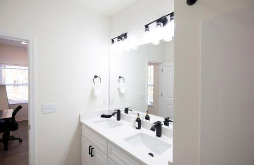 5 Min to Elon - 7 Min to Downtown - Washer and Dryer - Foto 21