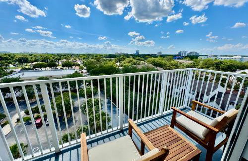 Balcony Lake Views - Pool, Gym, WiFi & Parking - Foto 13