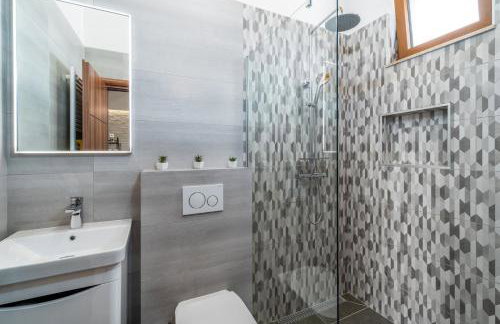 Promina luxury villa with 72sqm Heated Pool, Jacuzzi, Infrared Sauna, Tennis court, Media room - Foto 36