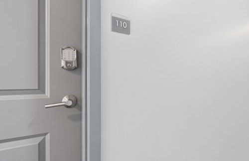 Luxury Lil' Italy 2BR, Sleeps 6 Free, Parking Gym - Foto 29