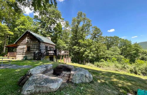 Cozy Historic Cabin with stellar view of Big Schloss - Foto 35