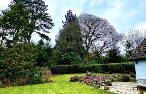 A spacious hidden gem with hot tub, lovely garden & views - Foto 31