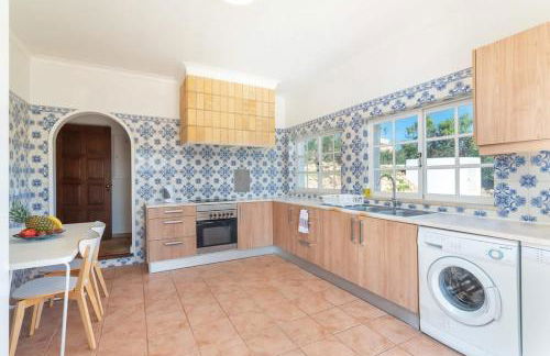 Spacious Villa Swimming Pool by HostWise - Foto 62