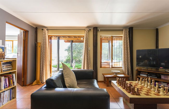 Experience Nature at Brenton on Sea With Breakers Dolphins and Whales - Foto 9