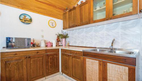 2 Bedroom Beautiful Apartment In Stolac - Foto 4