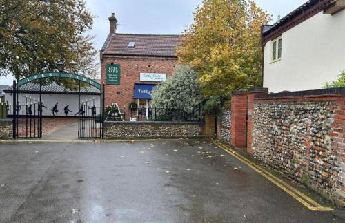 Comfortable 1-Bedroom Stay in Holt with Reliable Wi-Fi - Foto 36