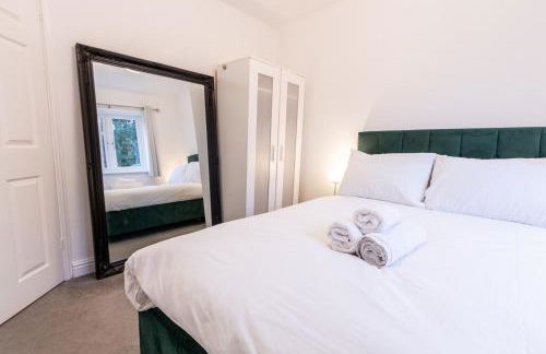 Charming Home in Bromsgrove - Perfect for Groups - Foto 22