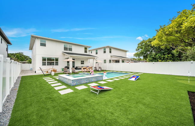 Luxury Home w Heated Pool, Gym, Playground & More! - Foto 43