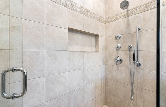 Golf-front Personal Arcade Hot tub Outdoor Kitchen - Photo 27