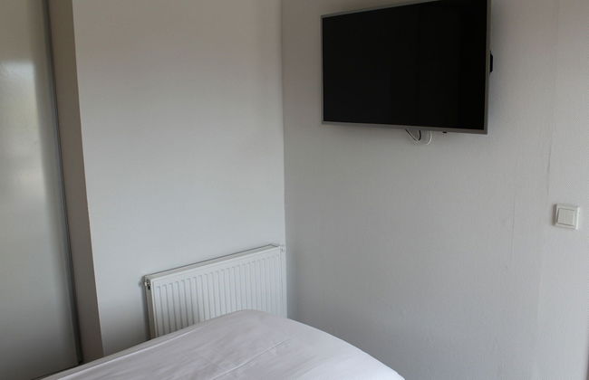 Chic Home With Sauna - Photo 9