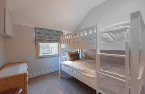 Alexandra Cottage Apartments - Photo 14