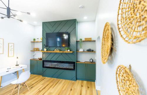 Jennifer's Broadway Cozy Gem w Fireplace King Bed - Foto 2