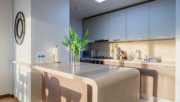 w Prestigious 2BR w Perfect Balcony View - Foto 4, Habitación