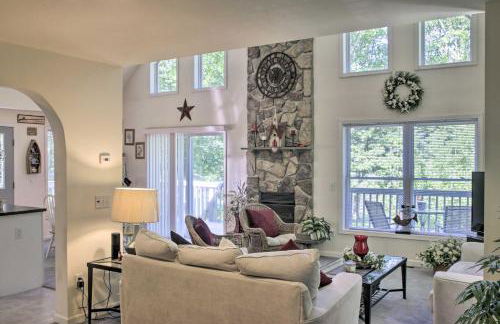 Spacious Home with Deck, Grill and Delaware River View - Foto 3