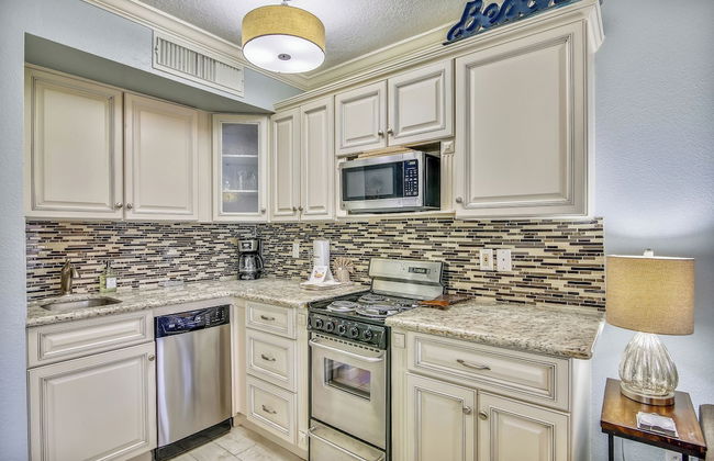 Ocean Oasis by Ryson Vacation Rentals - Photo 6