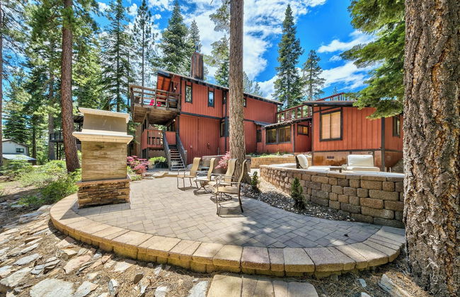 Central Clean Home with Hot Tub Near Ski - Photo 16