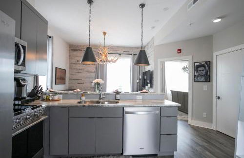 Downtown Luxury Condo at The Southern Belle - Foto 19