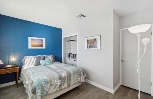 Vacation House! 6BR, FREE Heated Pool, Arcade & Hot Tub - Photo 10