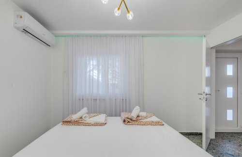 DeLuxe Seaview Apartment KENNEDY I - Photo 17