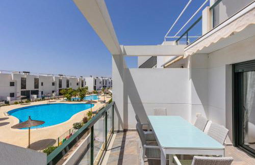 Atico Apartment BALI cerca del mar, piscina y parking - Foto 22